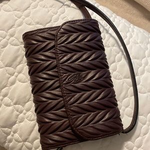 Crossbody purse in maroon faux leather